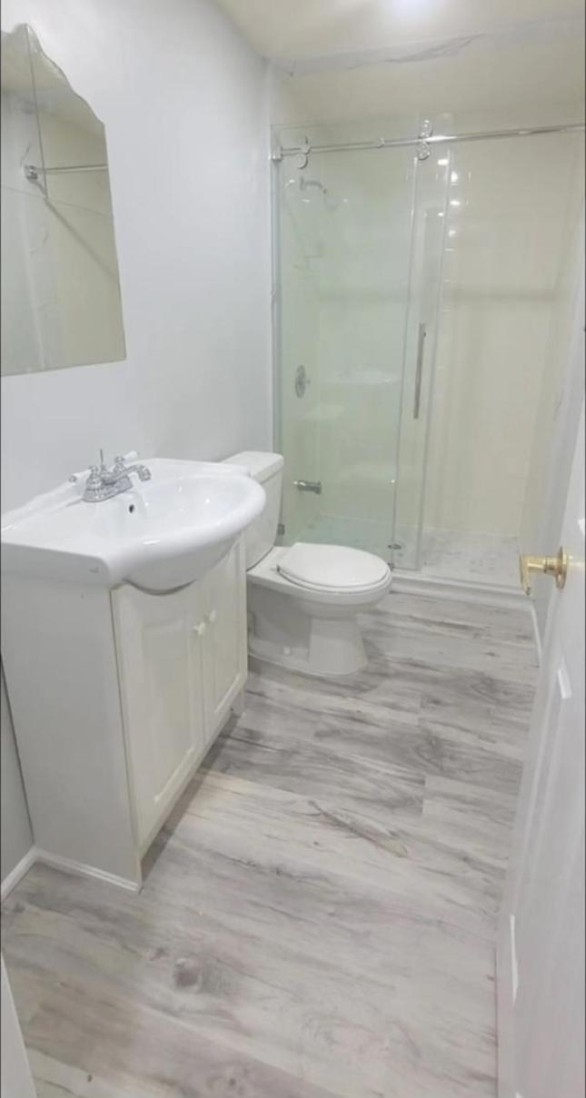 Elegant & Luxurious 3 Bedroom Home Миссиссага Экстерьер фото