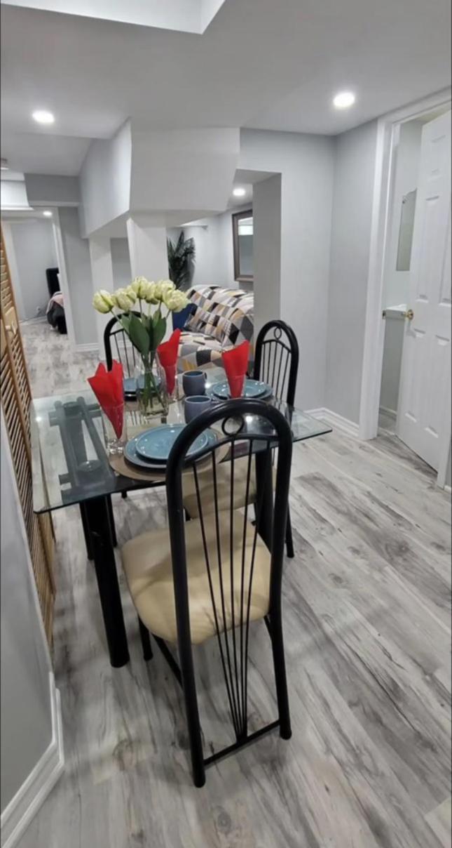 Elegant & Luxurious 3 Bedroom Home Миссиссага Экстерьер фото